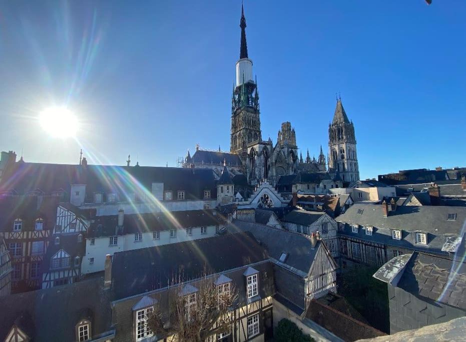 Sous Les Clochers De Rouen - Cathedrale Eksteriør bilde